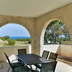 Crowonder Smile With Swimming Pool And Stone Backyard וילה ויר