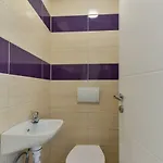 וילה Crowonder Smile With Swimming Pool And Stone Backyard ויר